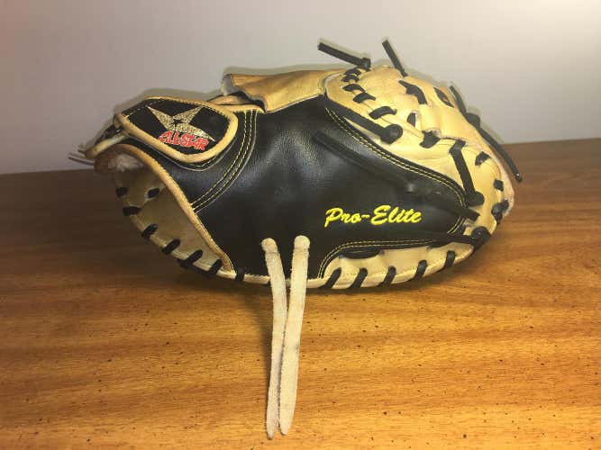 All Star CM3000, Cleaned, Conditioned, New Laces (Negotiable)