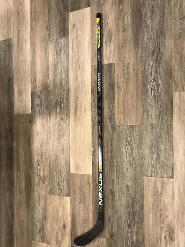 Bauer Nexus 1N Pro Stock Hockey Stick Grip 87 Flex Left P28