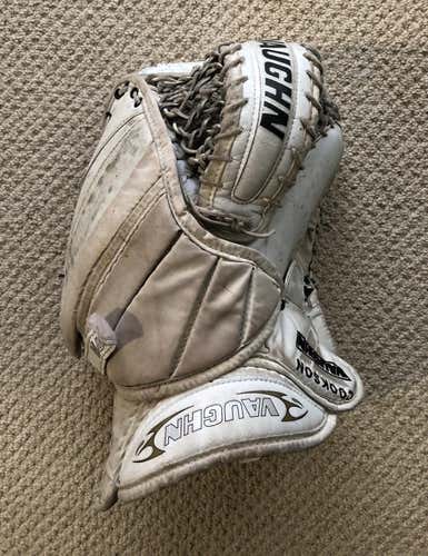 Vaughn Goalie Glove Regular Senior
