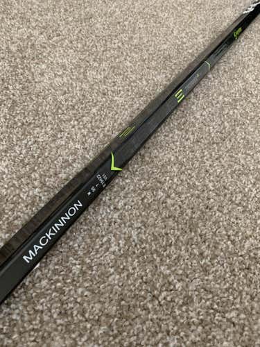 New Nathan Mackinnon CCM Trigger 3D PMT Pro Stock Right 95 flex