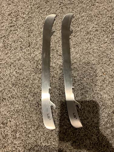 Brand New Bauer TUUK LS4 Runner Steel Size 272