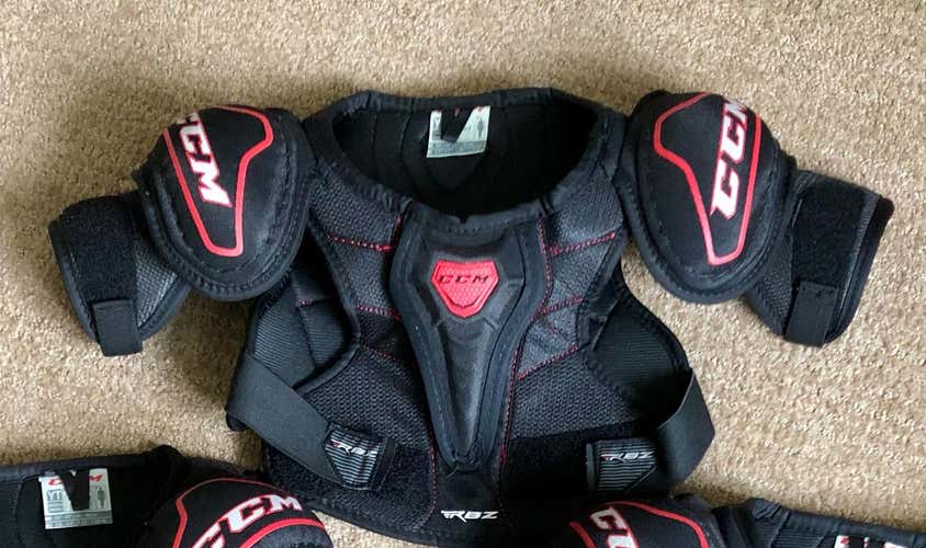 CCM RBZ Shoulder Pads Youth, Large