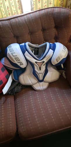 New Bauer Shoulder Pads Senior
