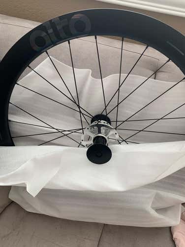 New Alto CX52 6 bolt disc tubeless carbon wheelset
