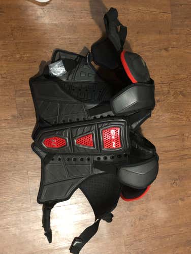 CCM Crazy Lite U+ Shoulder Pads (Large)