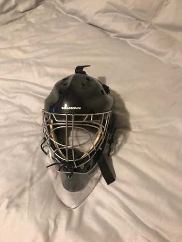 Vaughn VM7700 Goalie Mask Senior