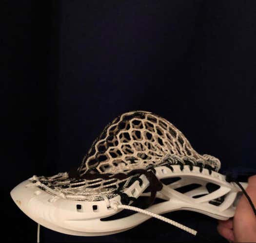 Like New Under Armour Command 2 strung w/ Fiber 2