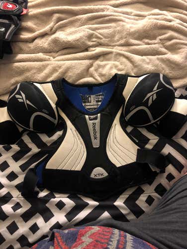 Senior Men’s Shoulder Pads