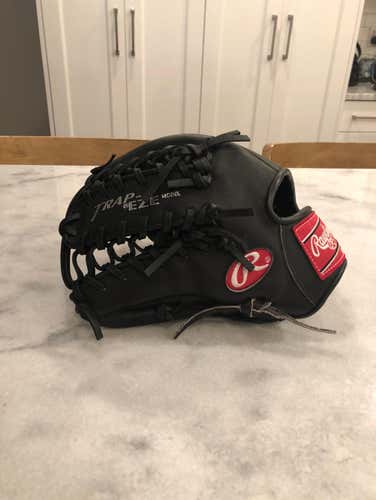 Rawlings Heart Of The Hide Horween Trapeze