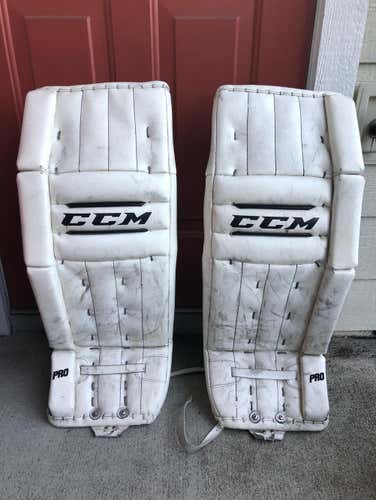 CCM RetroFlex Leg Pads