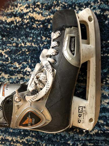 CCM Vector Pro 9.5 E Skates