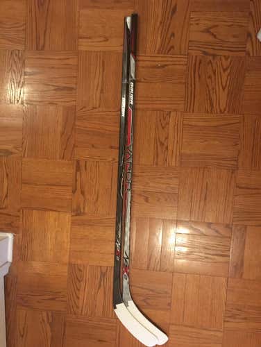 2 Bauer Vapor APX2 Junior Sticks