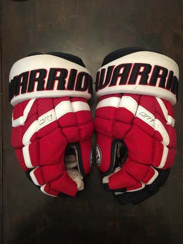 Washington Capitals Pro Stock M. Johansson Warrior QR1 ProGloves