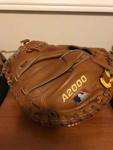 Wilson A2000 32.5” Catcher’s mitt