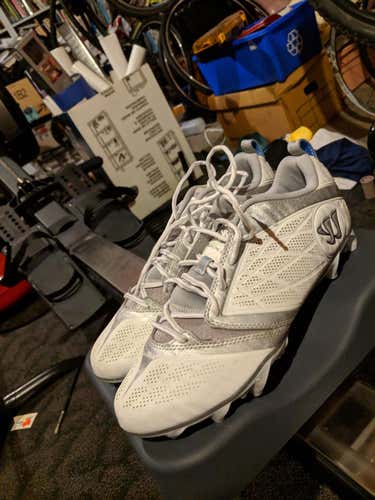 New Warrior Burn 8.0 Low Cleats