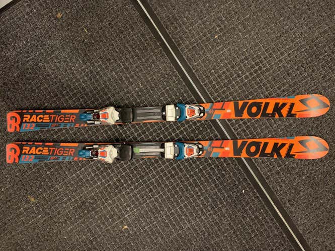 2017 Volkl Junior Racetiger GS R Skis (132cm) w/ Marker Race 10 TCX Bindings