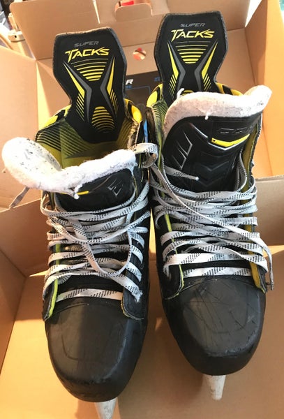 CCM Super Tacks Senior Hockey Skates Size 9.5