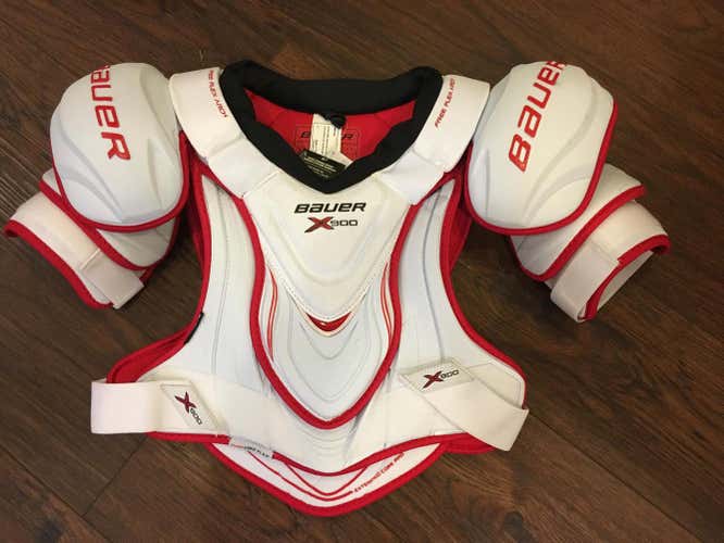Bauer Shoulder Pads & Gloves for @Dangler22384