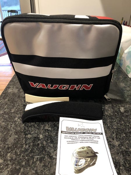 Vaughn VM7700 Goalie Mask Senior
