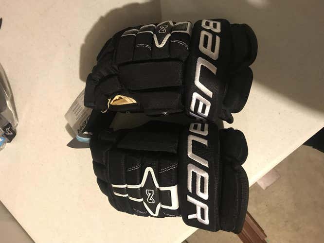 New Bauer Nexus N7000 Gloves Senior