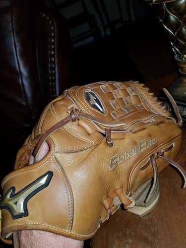 Mizuno Global Elite Glove