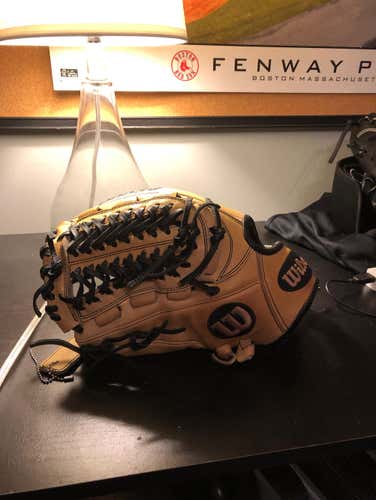 NEW Wilson D33