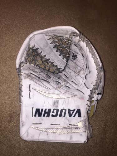 Vaughn V5 7490 Hockey Goalie Glove White Regular Senior Left Hand
