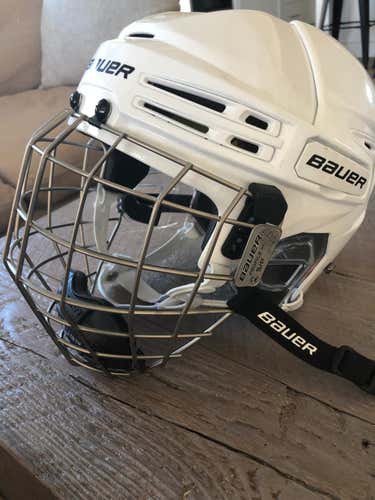 New Bauer Re-Akt 75 Helmet