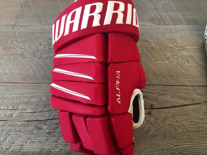 New Warrior Alpha QX4 Gloves Senior