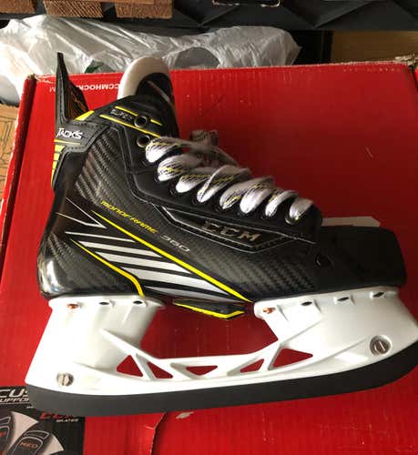 CCM Super Tacks
