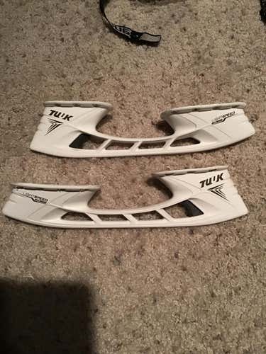 Bauer TUUK LS3 Edge size 280 plastic trigger skate holders