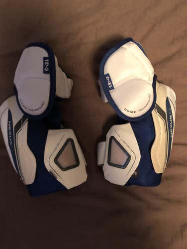 NWOT Bauer 1N Elbow Pads Large