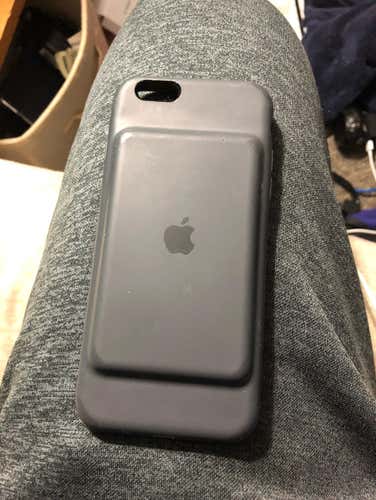 Apple iPhone 6/6S Charging Case - Used Works Like New
