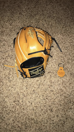 New Rawlings Heart of the Hide Glove