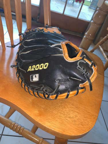 Wilson A2000 Catchers Mitt