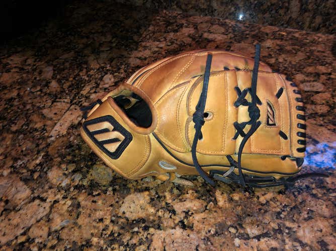 FSOT Mizuno Classic 12” GCS1201 Pitcher Utility Glove