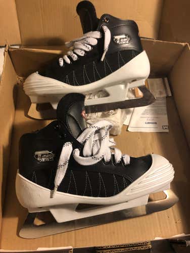 New Ccm Tacks Get 452 Goalie Skate Size 5