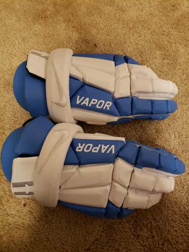 New Nike White and Carolina Vapor Gloves