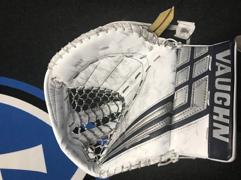 Vaughn Ve8 Glove Set White/Navy/Silver