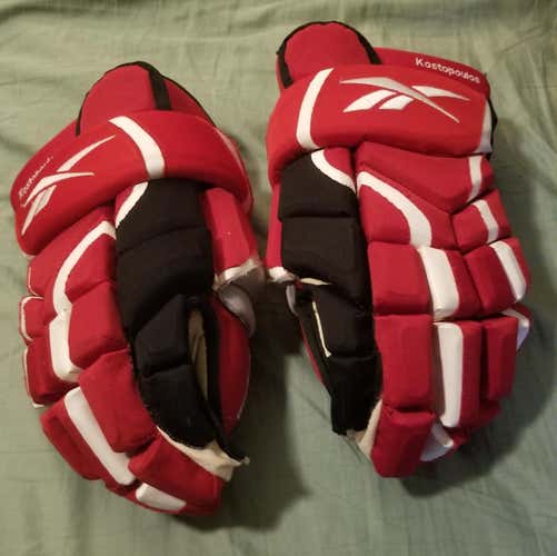 Used Reebok 10K Gloves Senior Pro Stock, Carolina Hurricanes, Tom Kostopolous