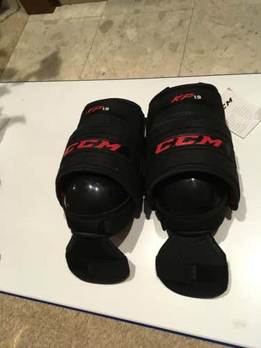 CCM 1.9 Goalie Knee pad SR