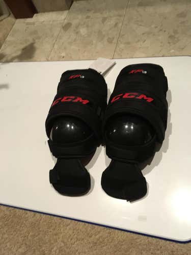 CCM Goal Knee Pad-INT