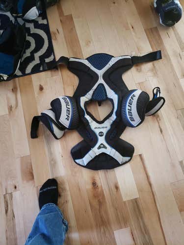 Bauer Shoulder Pads Junior