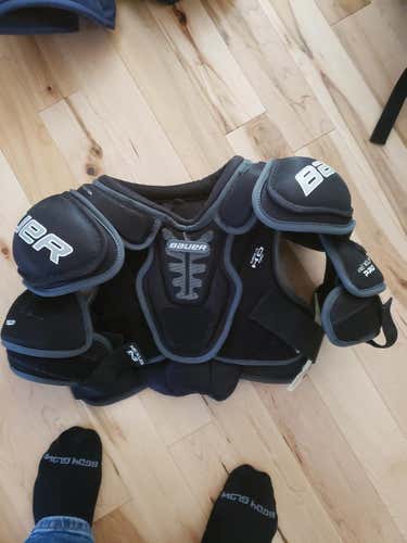 Bauer Shoulder Pads Junior