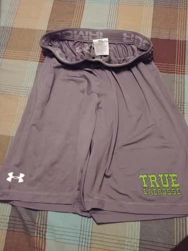 New Under Armour heat gear shorts size M