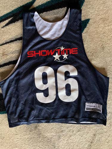 Maverik Showtime Pinnie