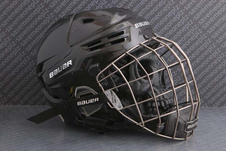 Used Bauer Re-Akt Ice Hockey Helmet (Large; 7 1/2 - 8) - Cage included