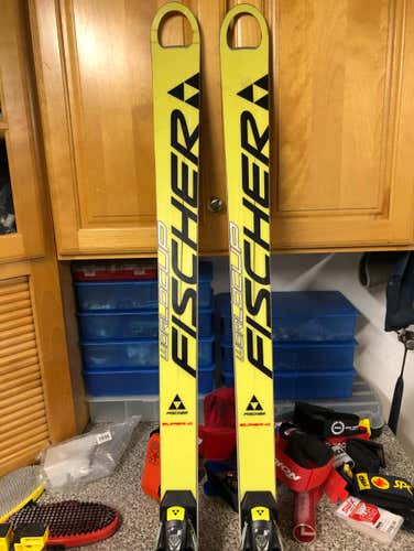 196cm 33m Fischer Super G Skis