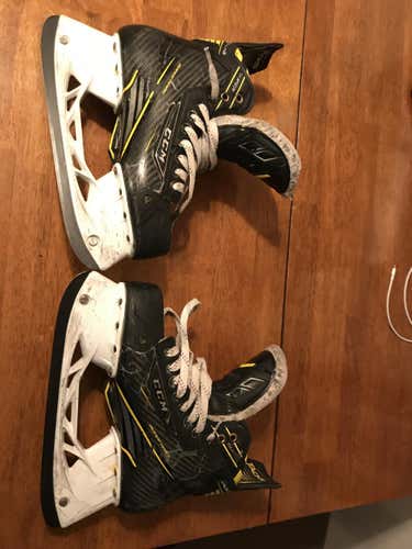 CCM Super Tacks Skates Senior Size 8