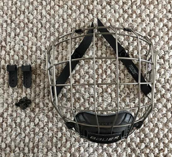 Bauer FM7500 Large Full Cage Used Good Condition